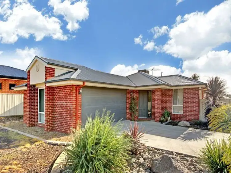 34 HARRINGTON DRIVE, Kilmore VIC 3764