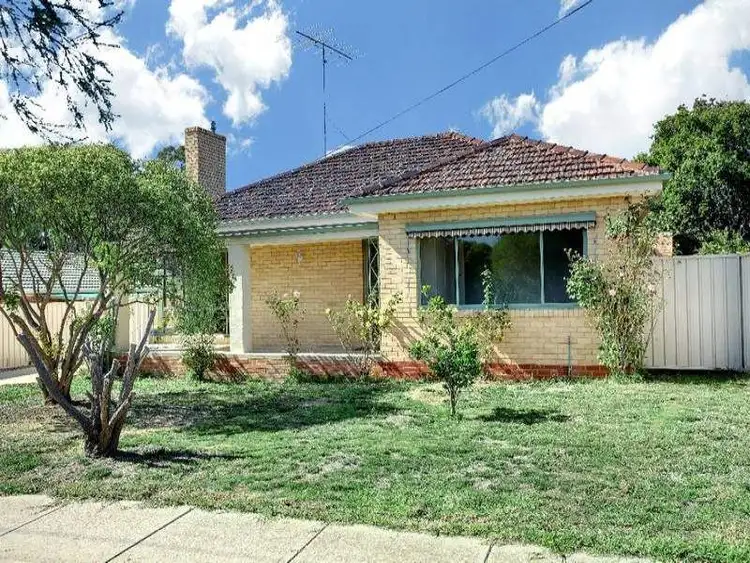 Main view of Homely townhouse listing, 1/40 Gavan Street, Broadford VIC 3658