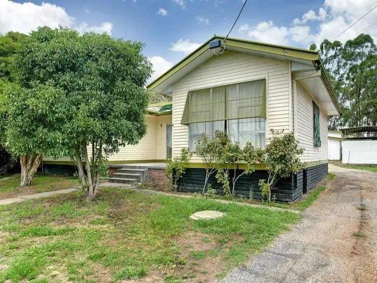 4 Grattan Street, Seymour VIC 3660
