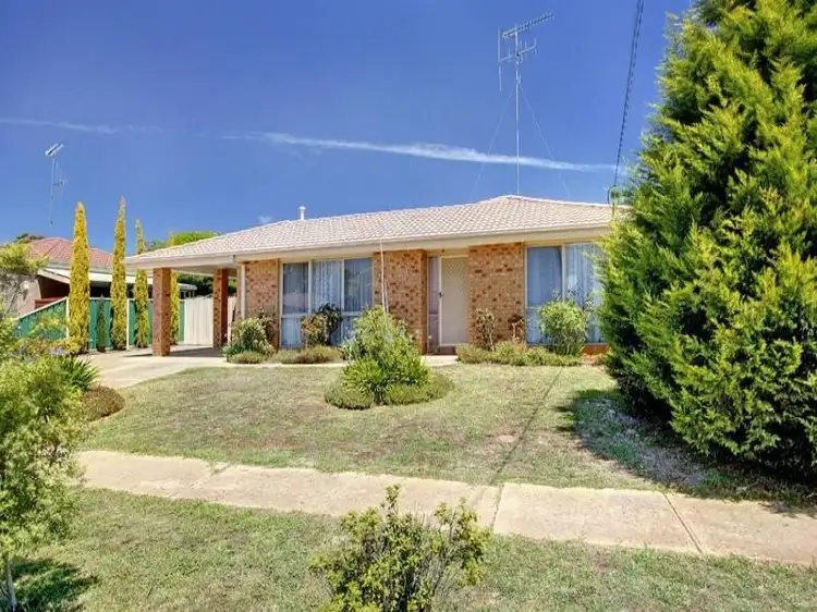 5 DEAN DRIVE, Broadford VIC 3658
