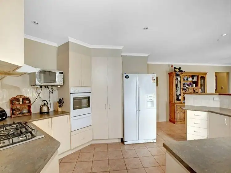 Fifth view of Homely house listing, 4 BROCK COURT, Wallan VIC 3756