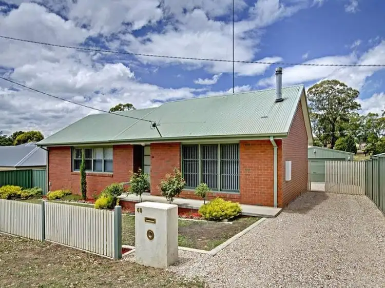 60 MOLLISON STREET, Broadford VIC 3658