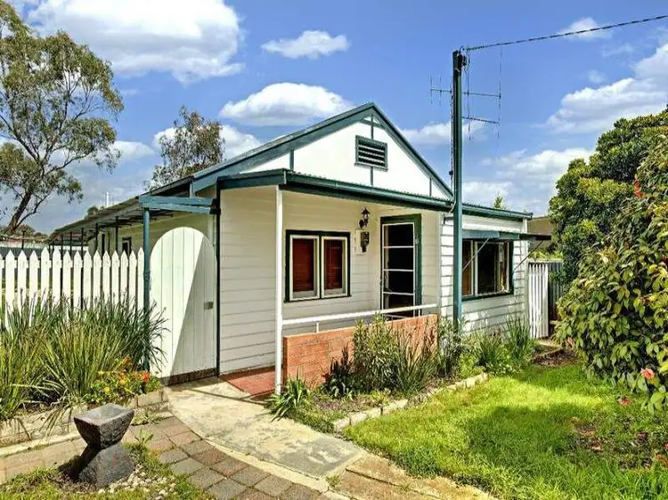 32 SHORT STREET, Broadford VIC 3658