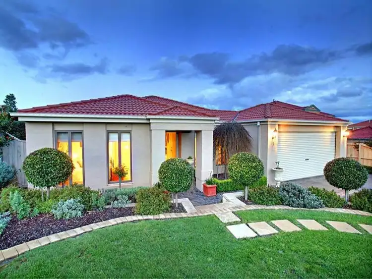 11 LAKEVIEW CLOSE, Hidden Valley VIC 3756