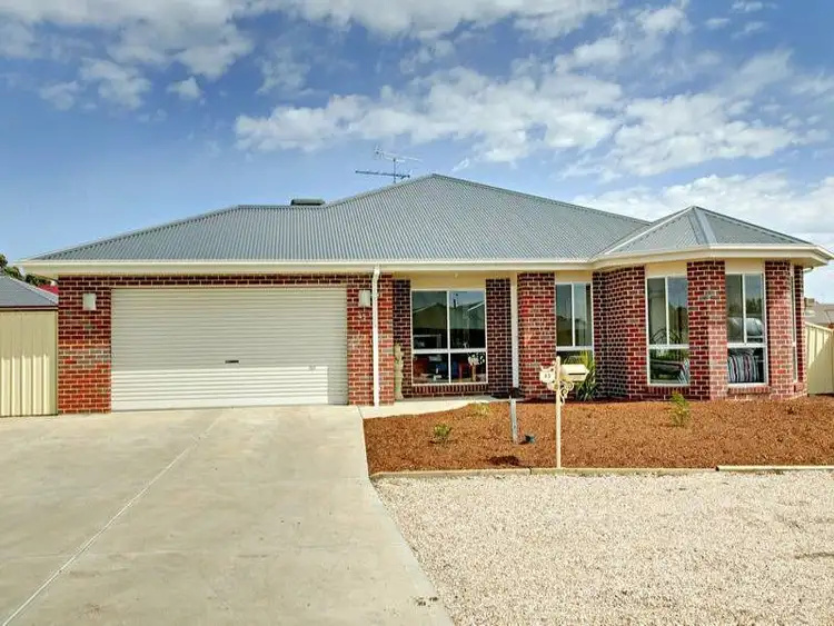 45 COTTAGE CRESCENT, Kilmore VIC 3764