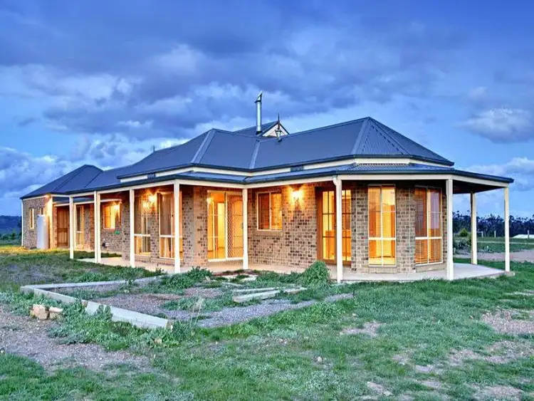 33 PORCUPINE COURT, Chintin VIC 3756