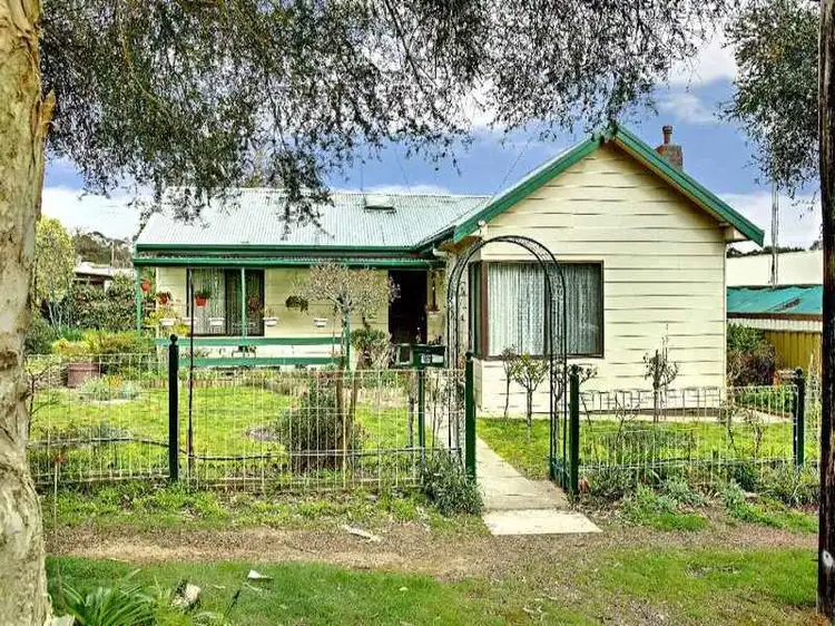 42 White Street, Broadford VIC 3658