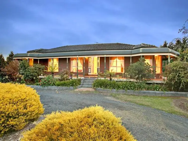 4 QUEEN ADELAIDE COURT, Wallan VIC 3756