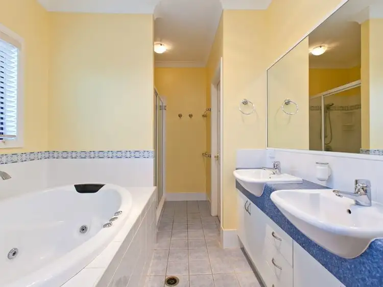 Sixth view of Homely house listing, 7 Darcelle Place, Ormiston QLD 4160