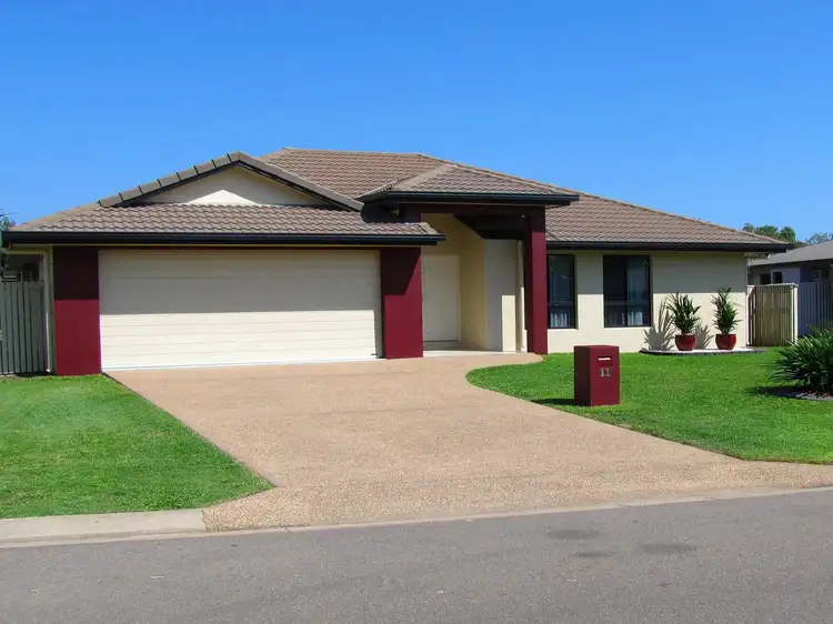 11 Coolaree Drive, Bushland Beach QLD 4818