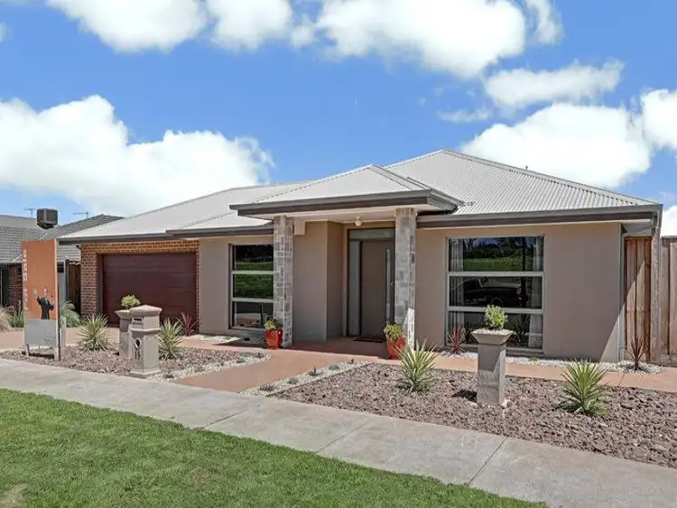 15 CHOCOLATE LILY COURT, Wallan VIC 3756