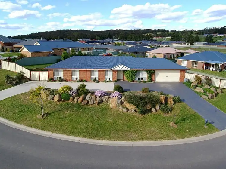 13 Walnut Grove, Kilmore VIC 3764
