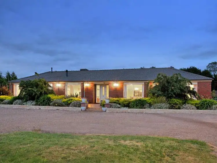 8 CURRY ROAD, Kilmore VIC 3764