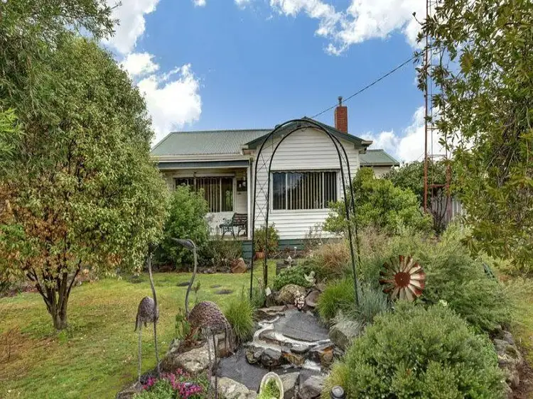 36 SUTHERLAND STREET, Broadford VIC 3658