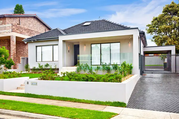 8 Sanders Pde, Concord NSW 2137