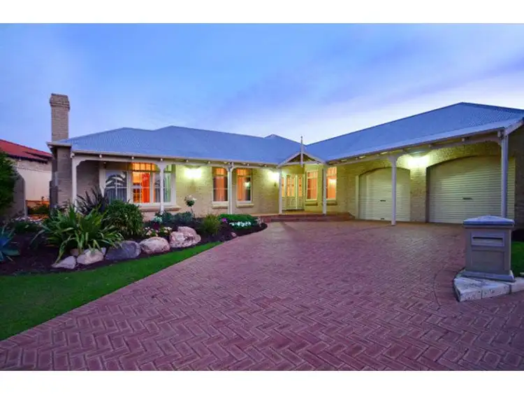 4 Breadsall Close, Carine WA 6020