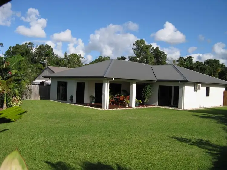 15 White Oak Ave, Mossman QLD 4873