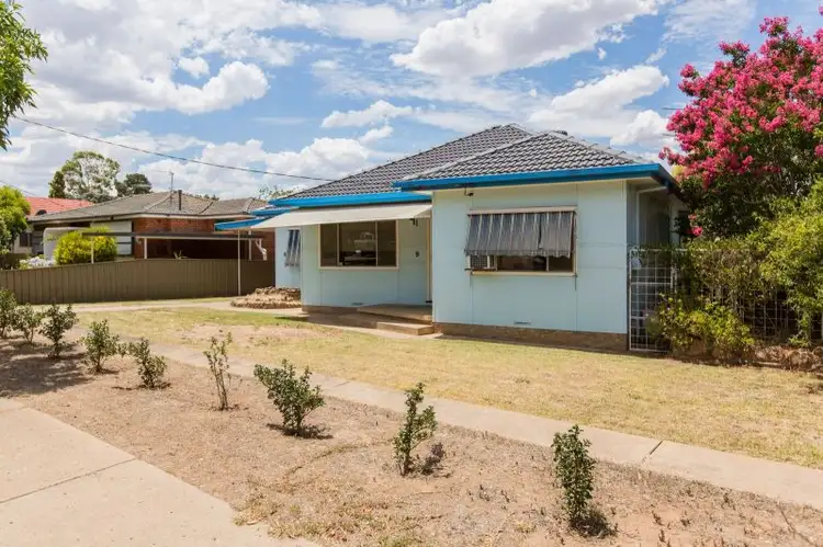 9 Paull Street, Kooringal NSW 2650