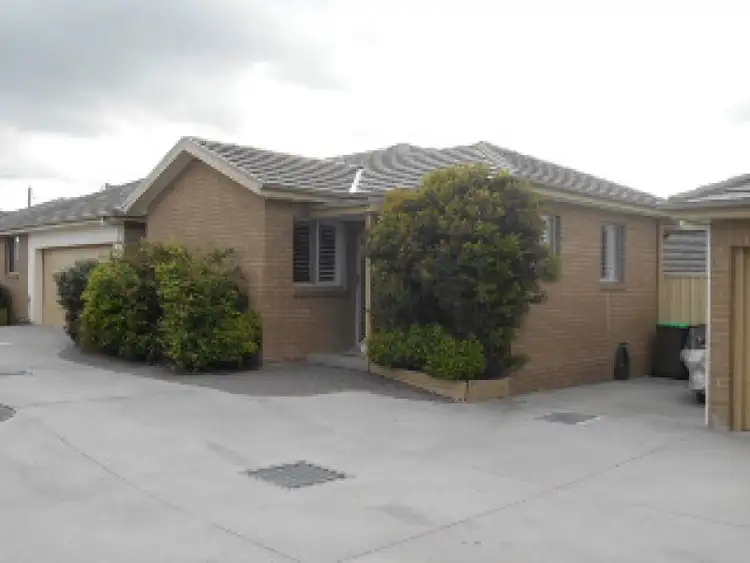 Main view of Homely unit listing, 2/12-14 Margaret St, Warners Bay NSW 2282