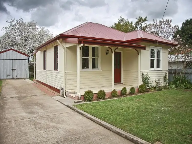 Main view of Homely house listing, 2 Endsleigh Avenue, Orange NSW 2800