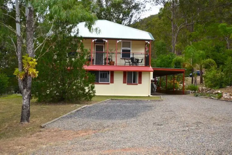 9 east street, Esk QLD 4312