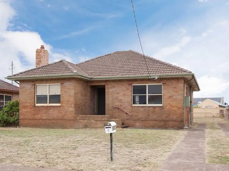 6 Stone Street, Stockton NSW 2295