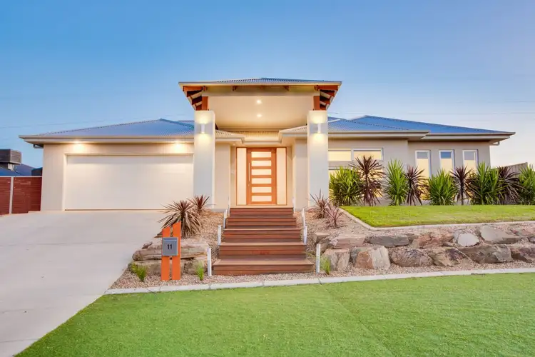 11 Park Place, Lloyd NSW 2650