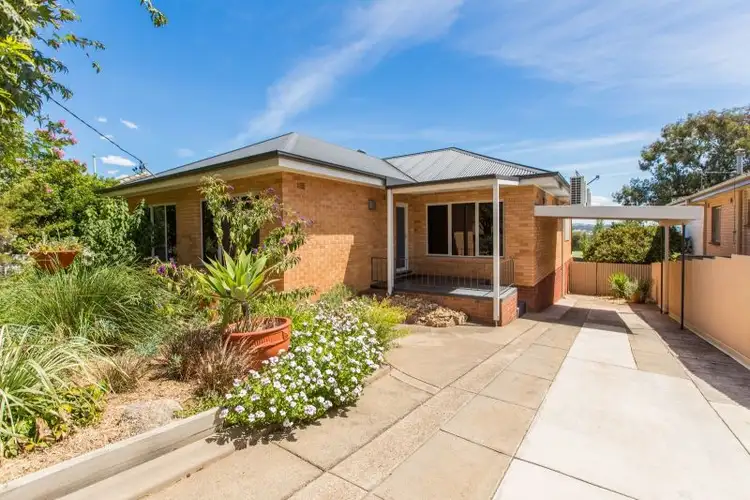 24 Marama Parade, Mount Austin NSW 2650