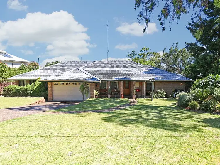 11 Brie Brie Crescent, Kalamunda WA 6076