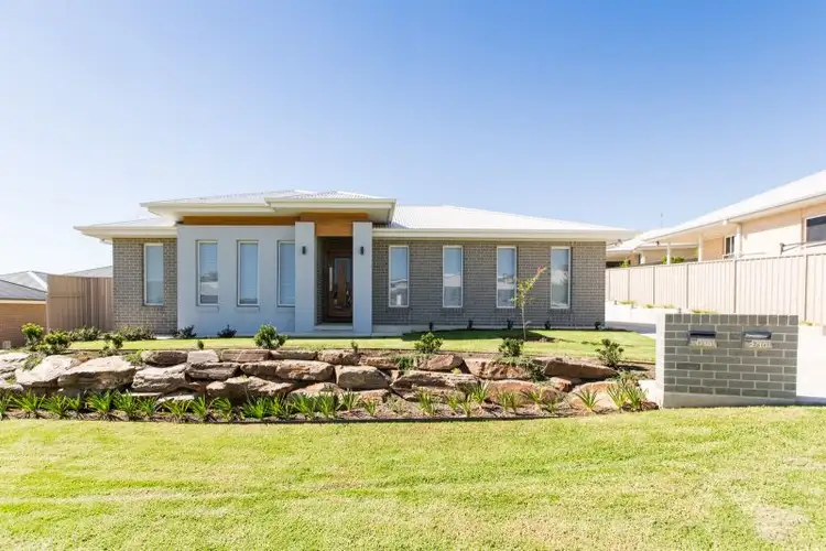 1/10 Murndal Place, Bourkelands NSW 2650