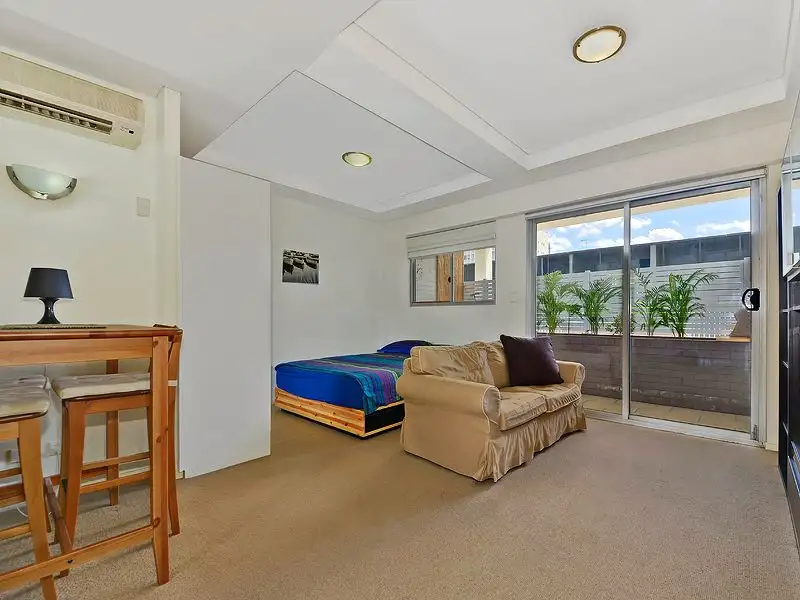 Main view of Homely unit listing, 10/41 Fortescue Street, Spring Hill QLD 4000
