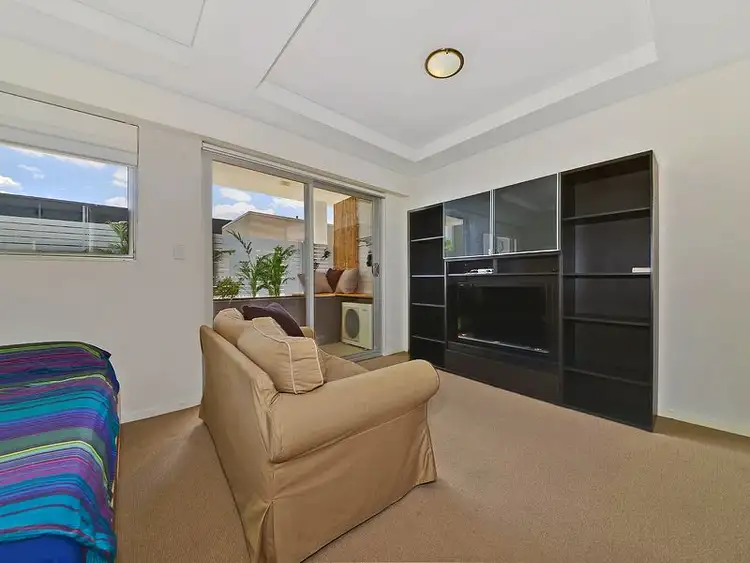Second view of Homely unit listing, 10/41 Fortescue Street, Spring Hill QLD 4000