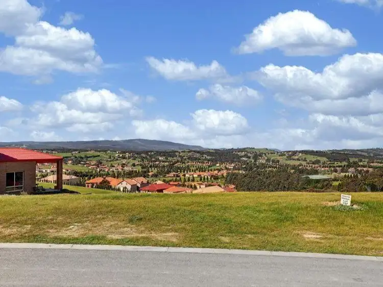 71 SIENA RIDGE, Hidden Valley VIC 3756