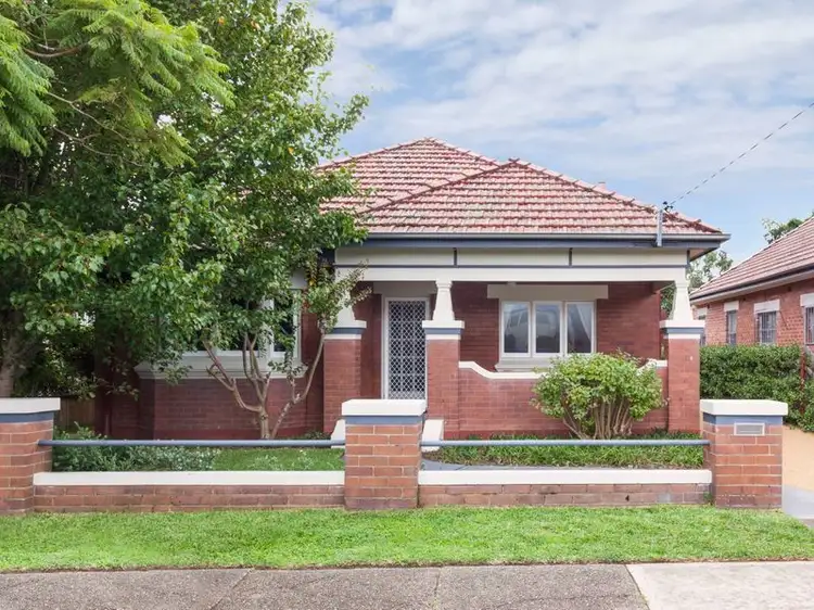 32 Corona Street, Hamilton East NSW 2303
