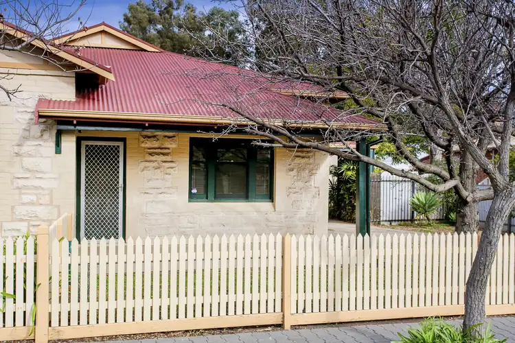 8 Hillview Rd, Kingswood SA 5062