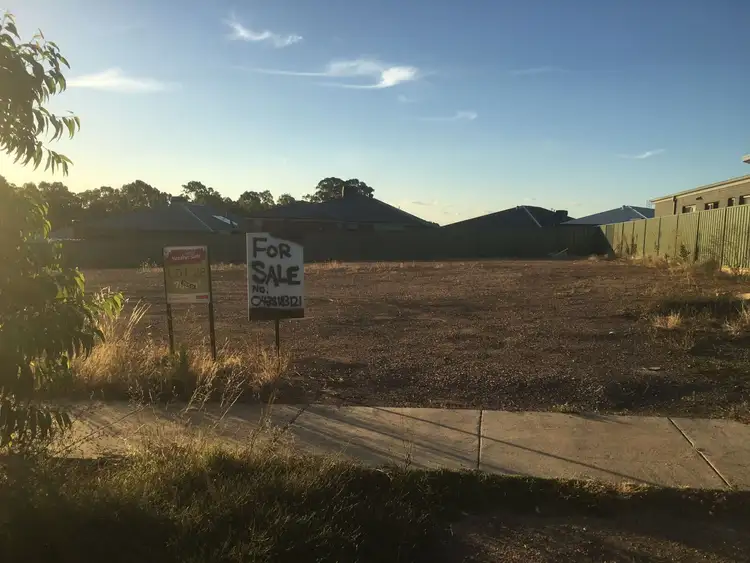 8 Cabernet Drive, Maiden Gully VIC 3551