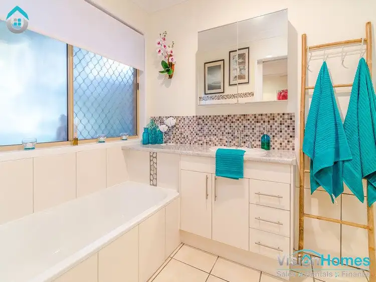 Sixth view of Homely house listing, 8 Danvers Court, Hillcrest QLD 4118