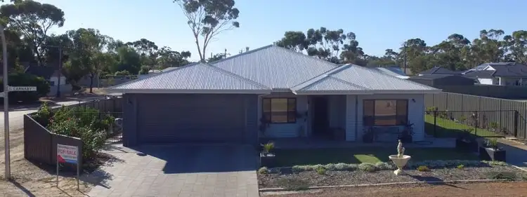 1 Carnaby Place, Moora WA 6510