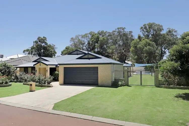 21 Ballard Meander, Lakelands WA 6180