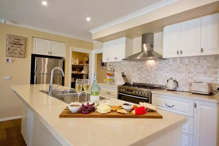 Seventh view of Homely house listing, 5 Nance Court, Cobram VIC 3644