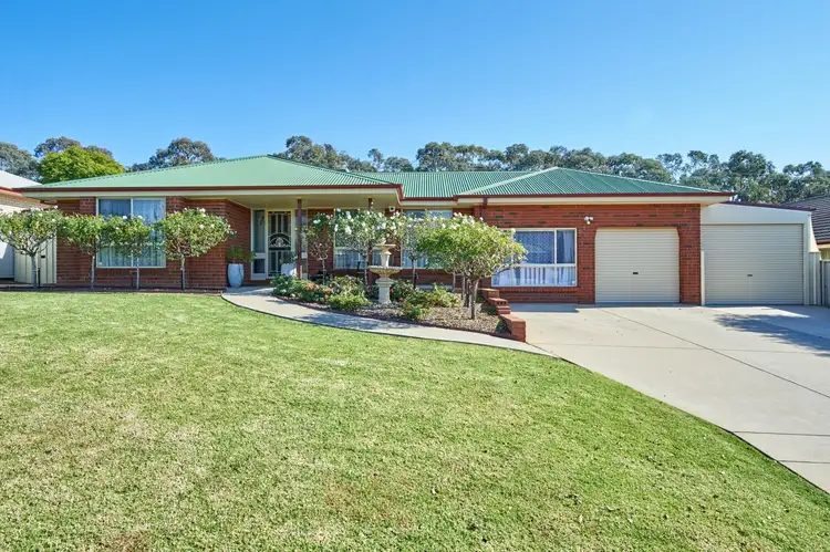 102 Kaloona Drive, Bourkelands NSW 2650
