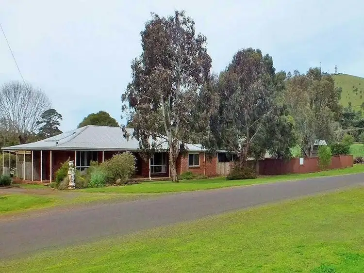 24 Scales Street, Penshurst VIC 3289
