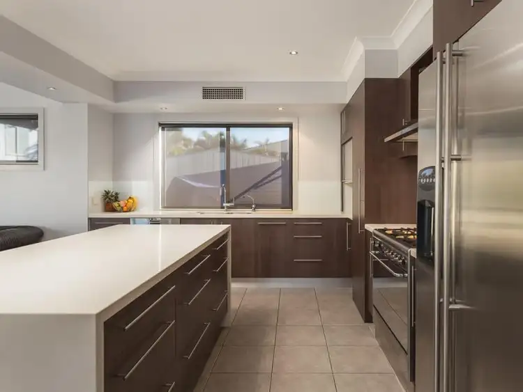 Second view of Homely house listing, 8 Whitewood Place, Molendinar QLD 4214