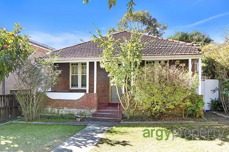 8 Prospect Street, Carlton NSW 2218