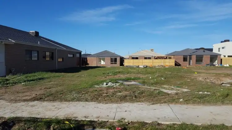 6 Westgarth Ave, Mickleham VIC 3064