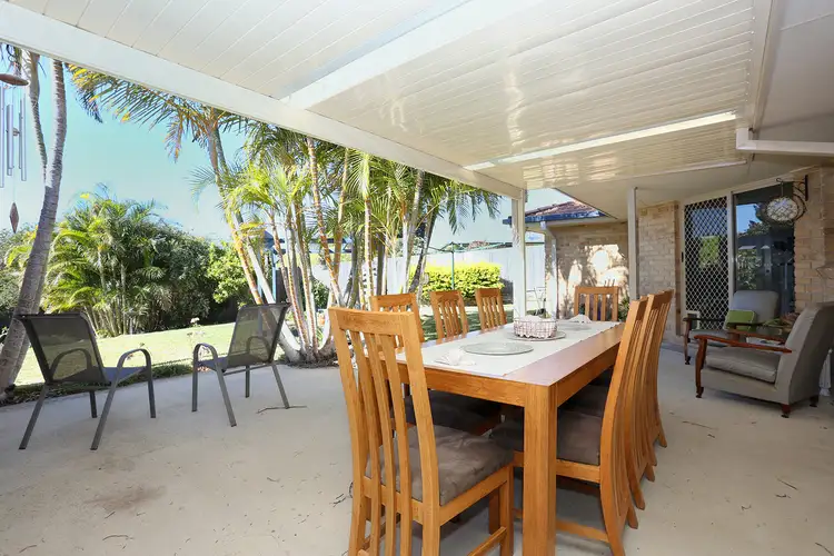 4 Farr Place, Petrie QLD 4502