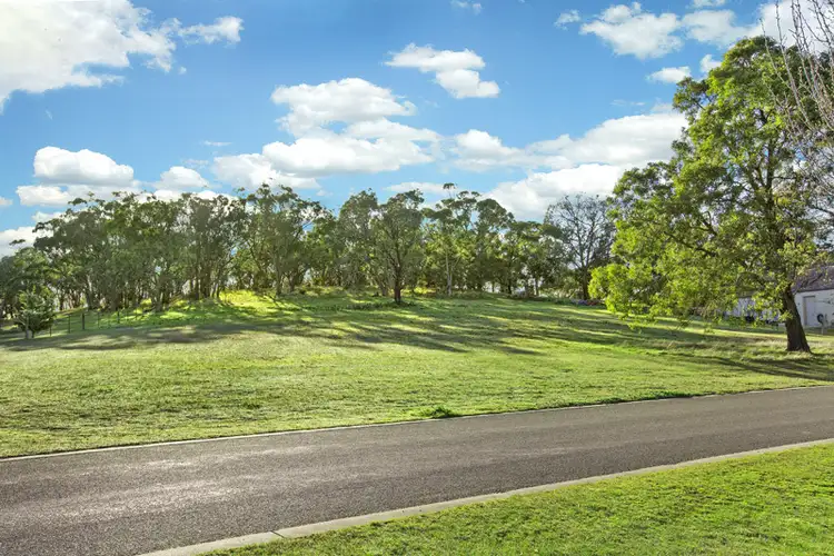 15 THE HEIGHTS, Hidden Valley VIC 3756