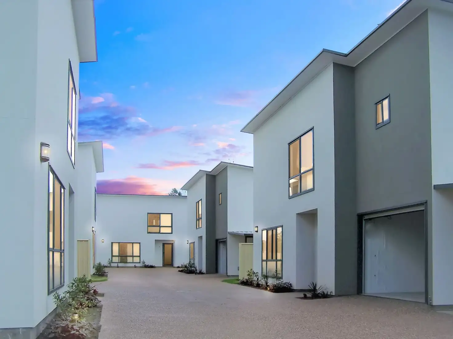 Main view of Homely townhouse listing, 2/6 Holland Street, Chinchilla QLD 4413