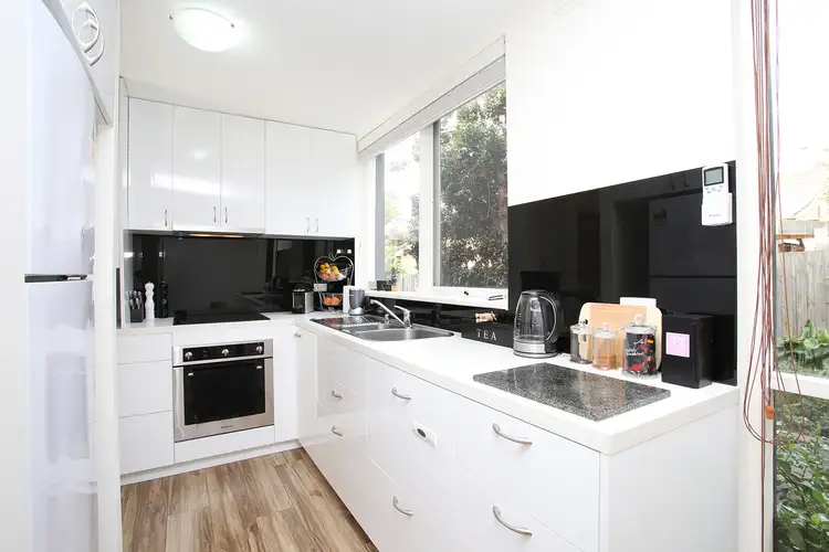 2/270 Nepean Highway, Seaford VIC 3198