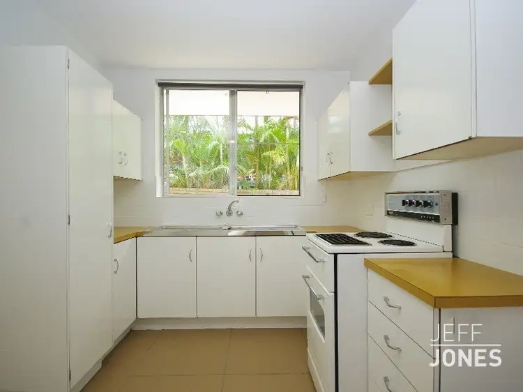 Fifth view of Homely unit listing, 2/33 Dansie Street, Greenslopes QLD 4120
